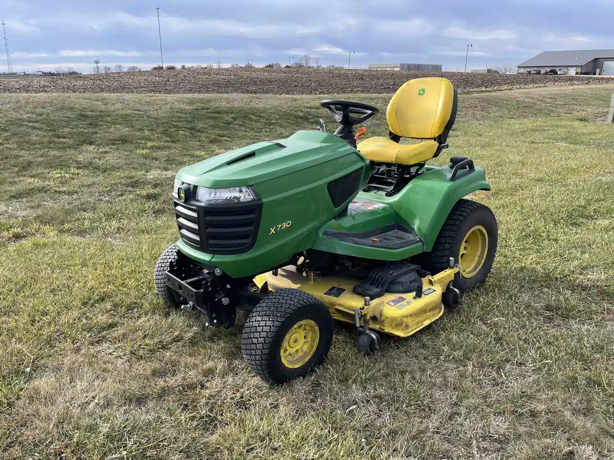 Gallery image 1 for 2022 John Deere X730 Lawn Tractor