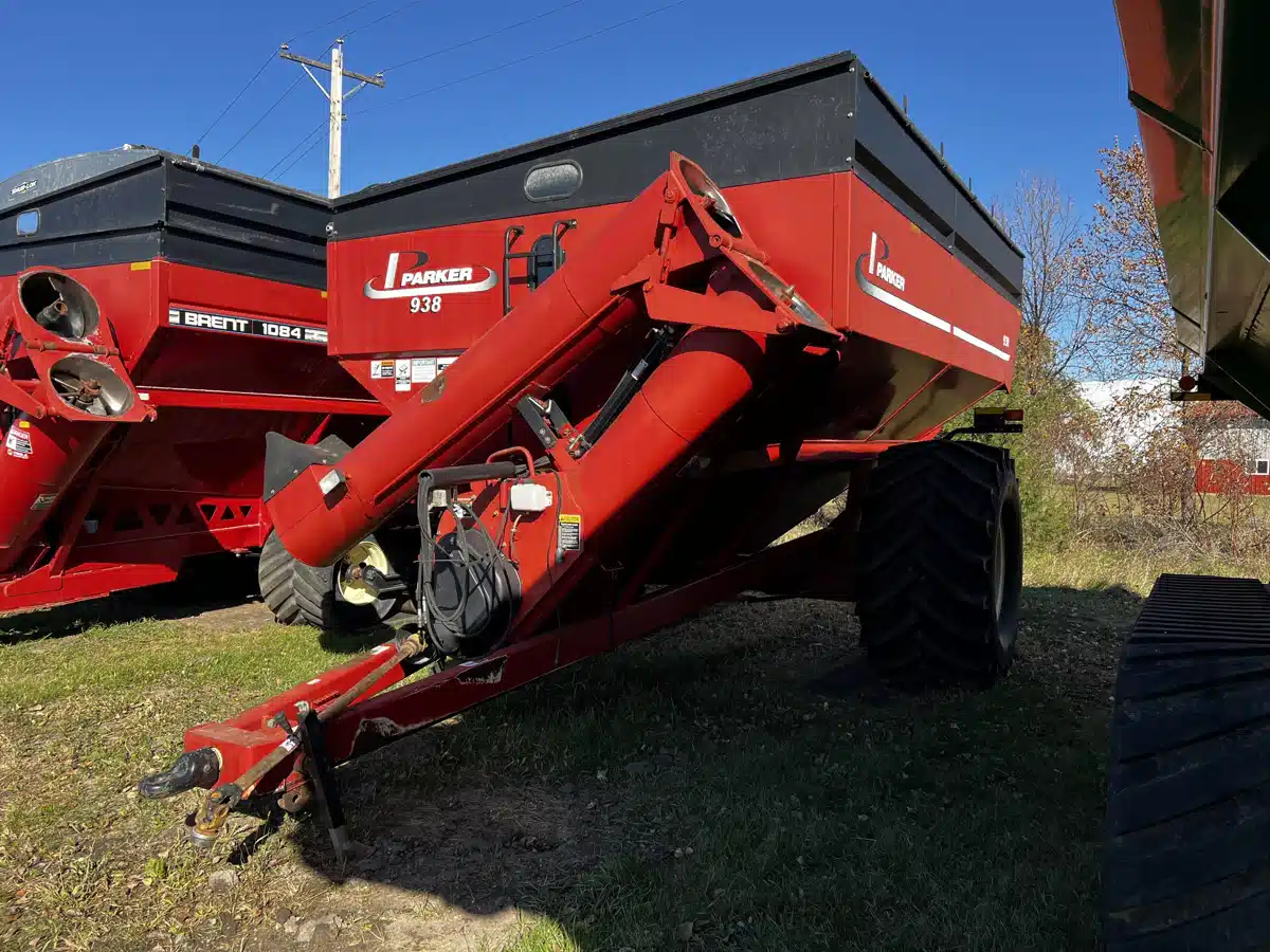 Gallery image 1 for 2005 Parker 938 Grain Cart