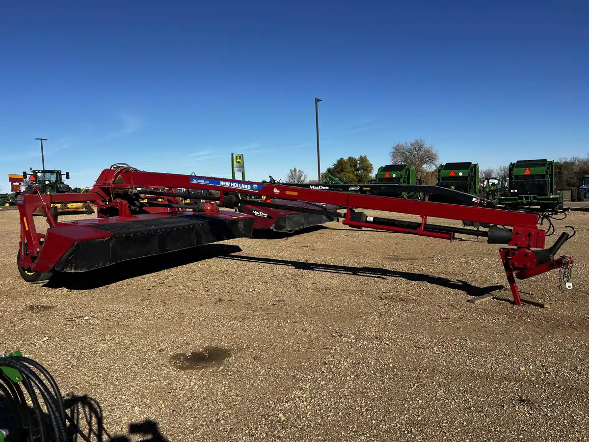 Gallery image 2 for 2016 New Holland 312 Disc Mower Conditioner