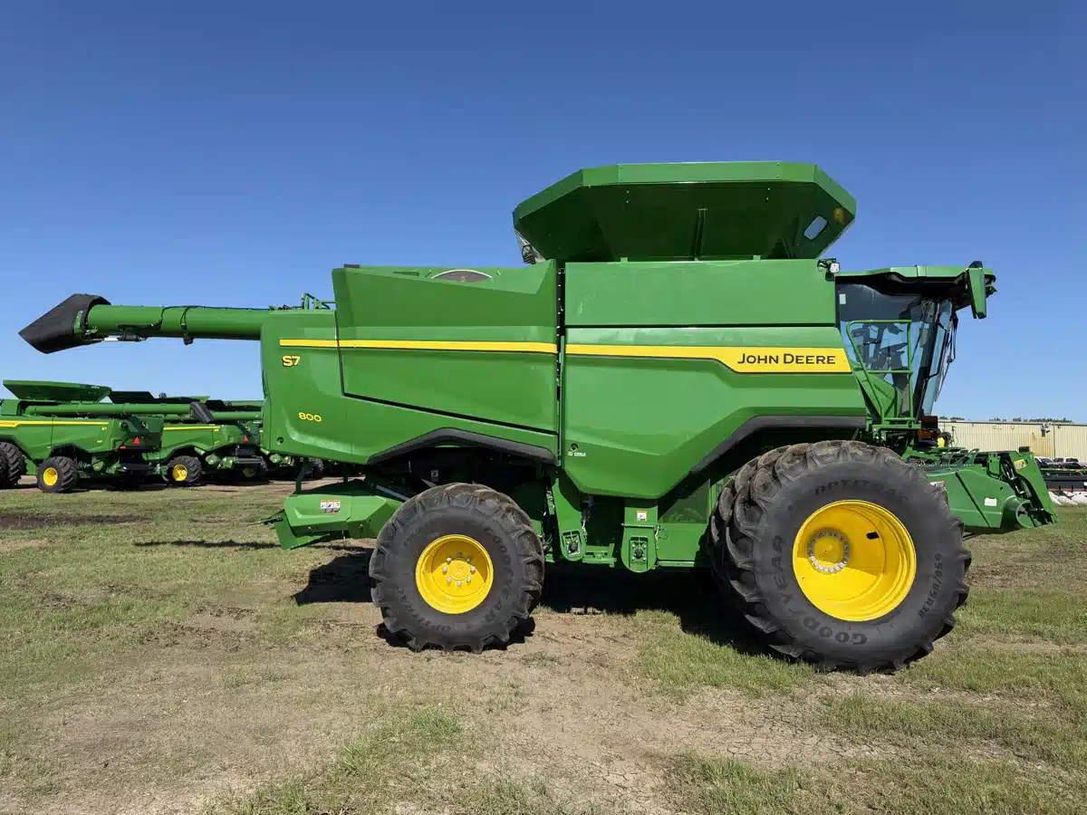 Photo de la Galerie 2 pour 2025 John Deere S7 800 Batteuse