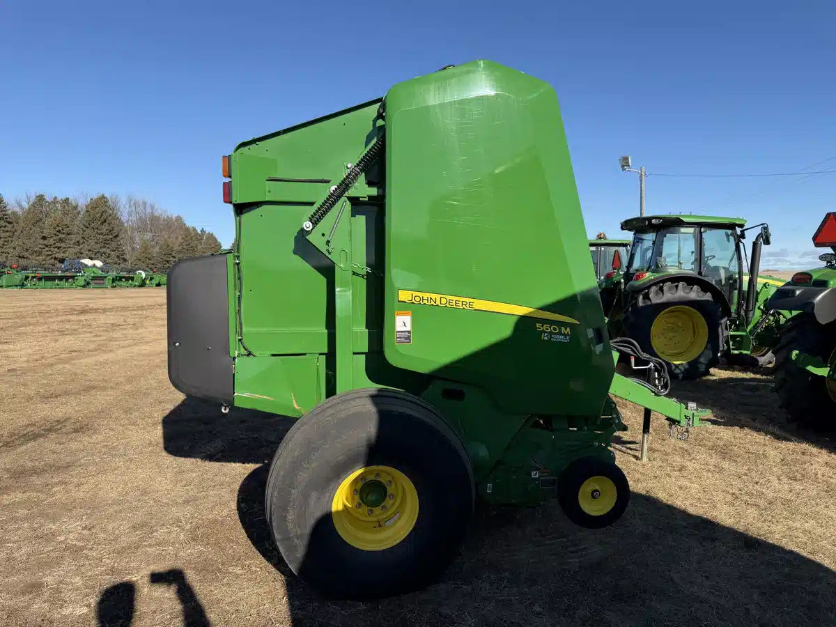 Gallery image 2 for 2020 John Deere 560M Round Baler