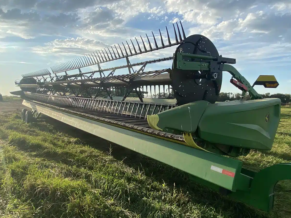 Gallery image 1 for 2024 John Deere HD50F Header - Flex