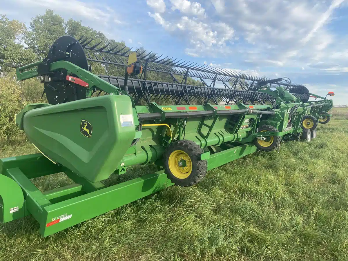 Gallery image 1 for 2024 John Deere HD50F Header - Flex