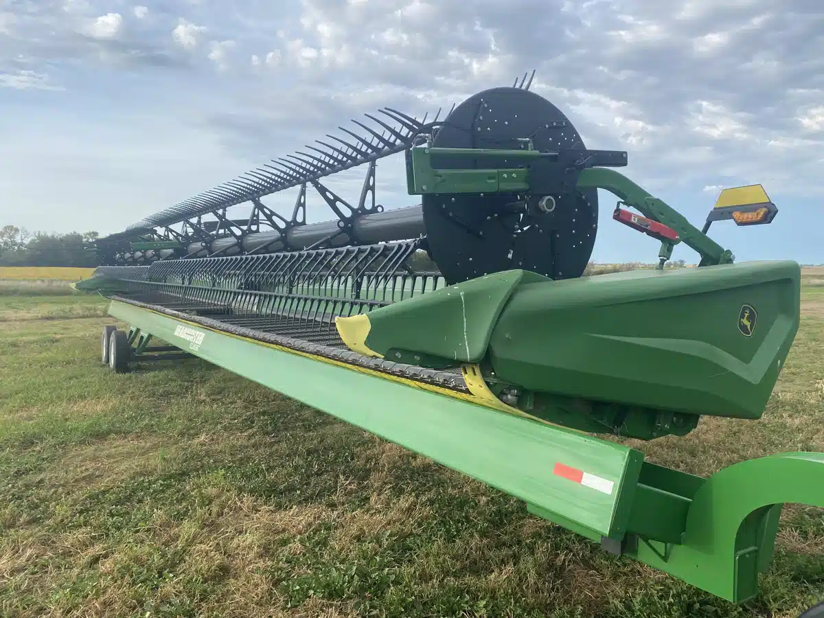 Gallery image 1 for 2024 John Deere HD50F Header - Flex