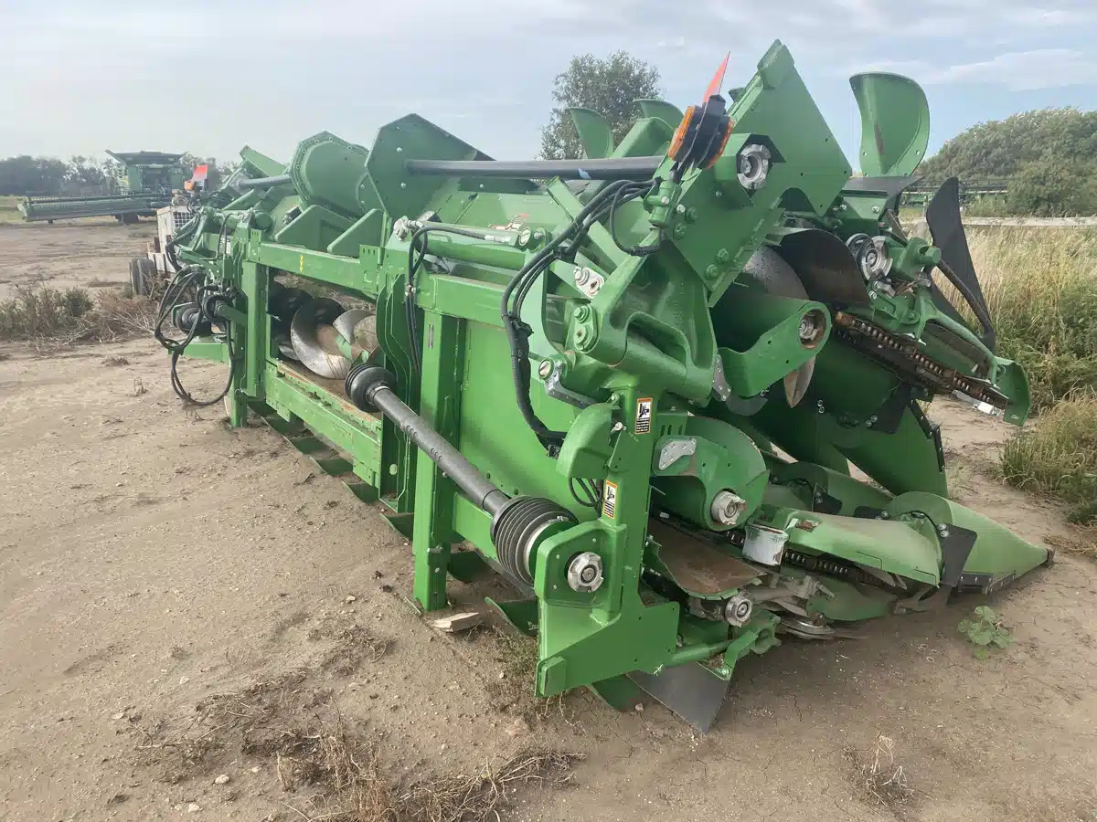 Gallery image 2 for 2024 John Deere C18F Header - Row Crop