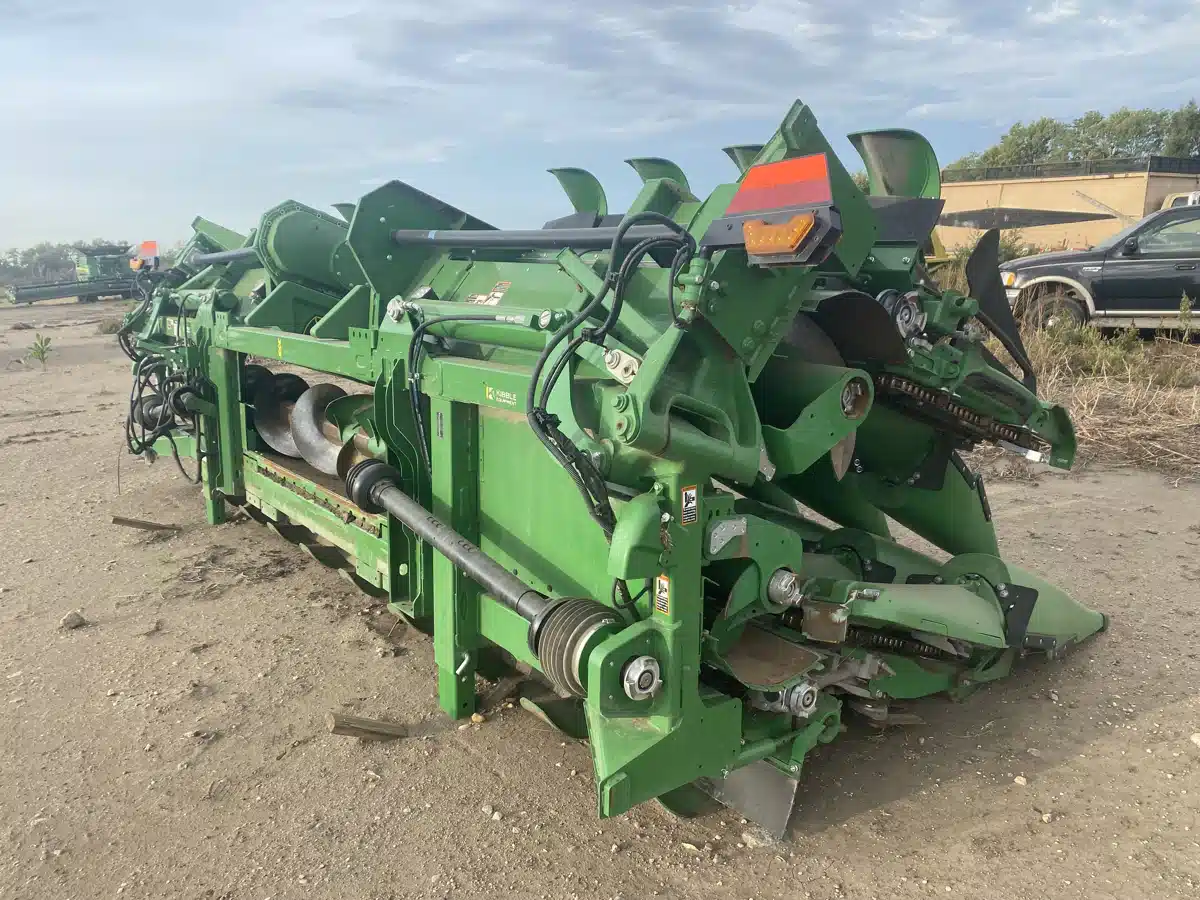 Gallery image 2 for 2024 John Deere C18F Header - Row Crop