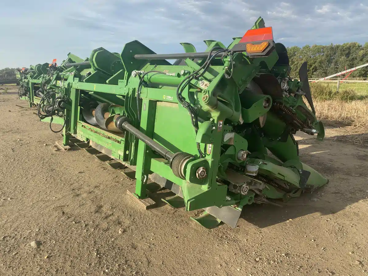 Gallery image 2 for 2024 John Deere C18F Header - Row Crop