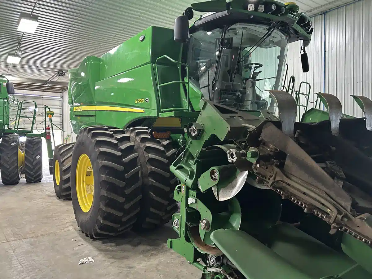 Photo de la Galerie 2 pour 2024 John Deere S790 Batteuse