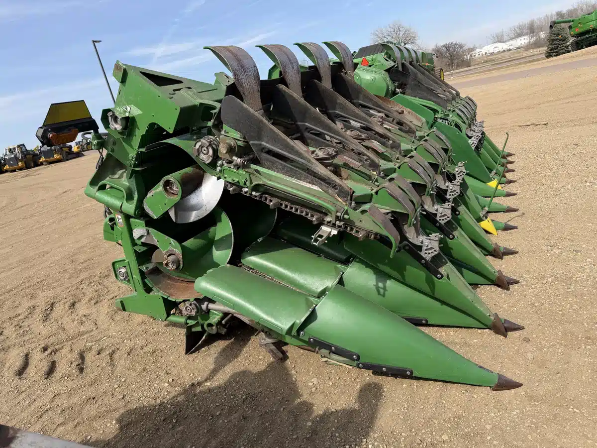 Gallery image 2 for 2023 John Deere C18F Header - Row Crop