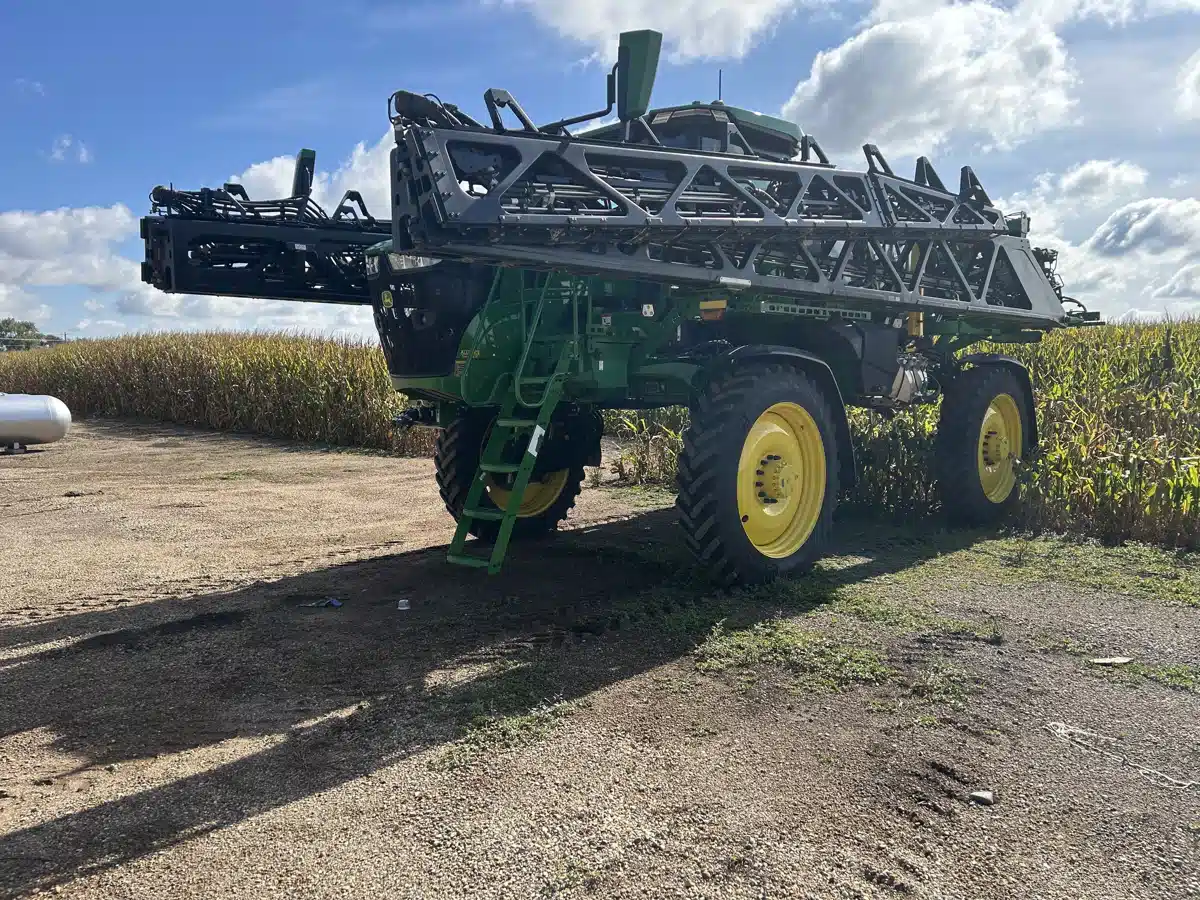Gallery image 1 for 2024 John Deere 412R Sprayer - Self Propelled