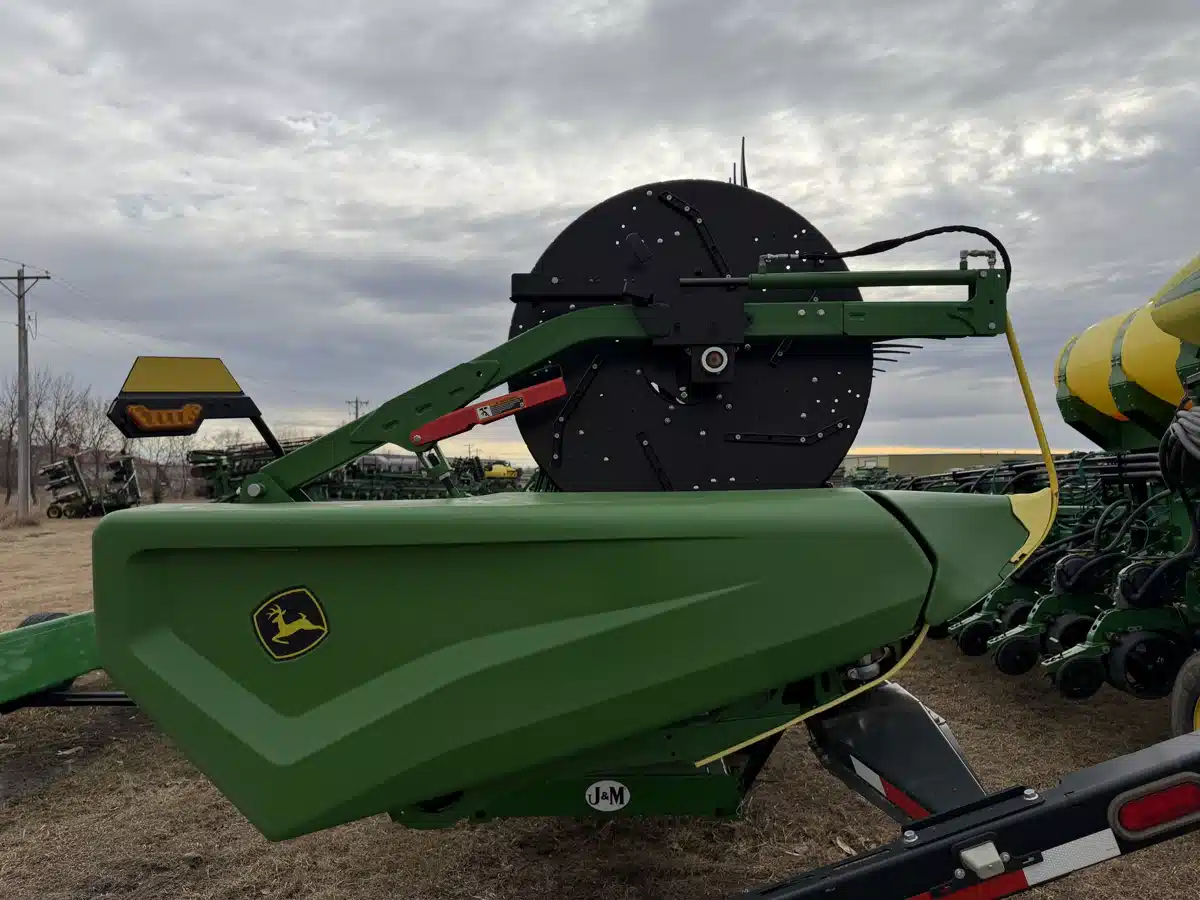 Gallery image 2 for 2024 John Deere HD50R Header - Draper