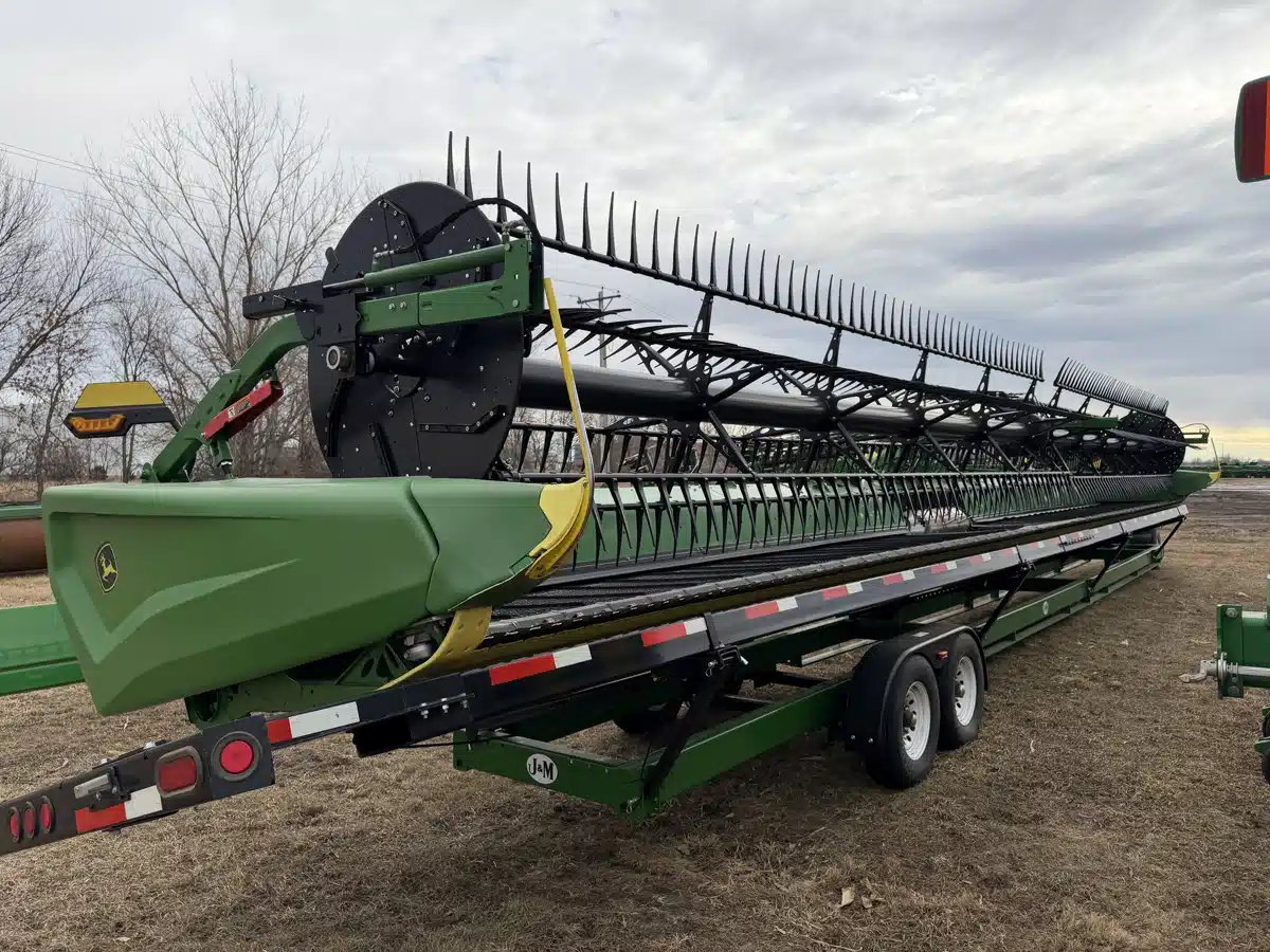 Gallery image 1 for 2024 John Deere HD50R Header - Draper