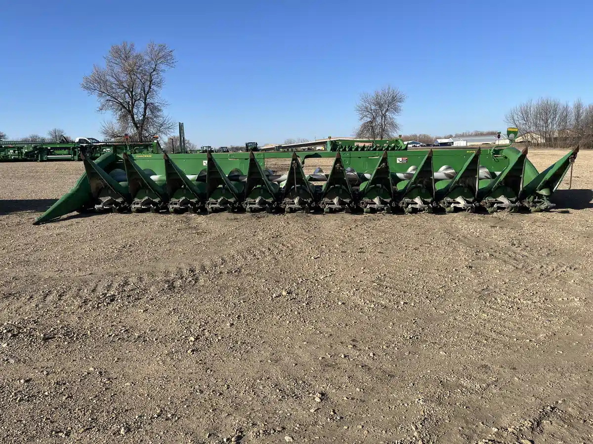 Gallery image 2 for 2017 John Deere 612C Header - Row Crop