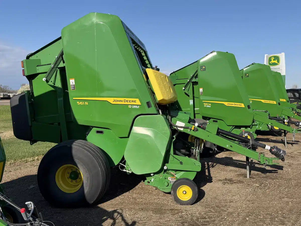 Gallery image 2 for 2024 John Deere 561R Round Baler