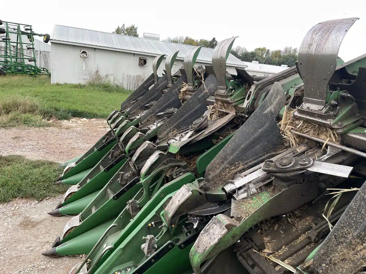 Gallery image 1 for 2023 John Deere C16F Header - Row Crop