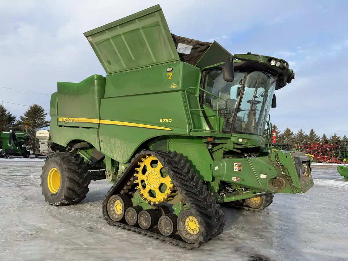 Gallery image 1 for 2023 John Deere S780 Combine