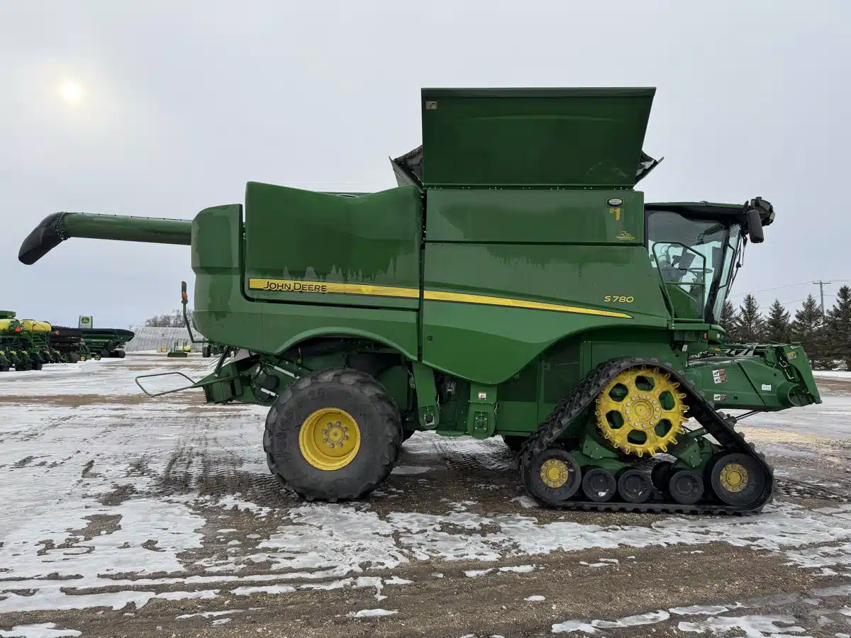 Gallery image 2 for 2023 John Deere S780 Combine