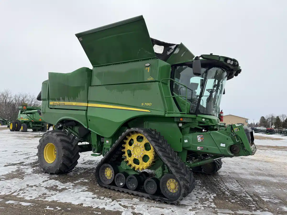 Gallery image 1 for 2023 John Deere S780 Combine