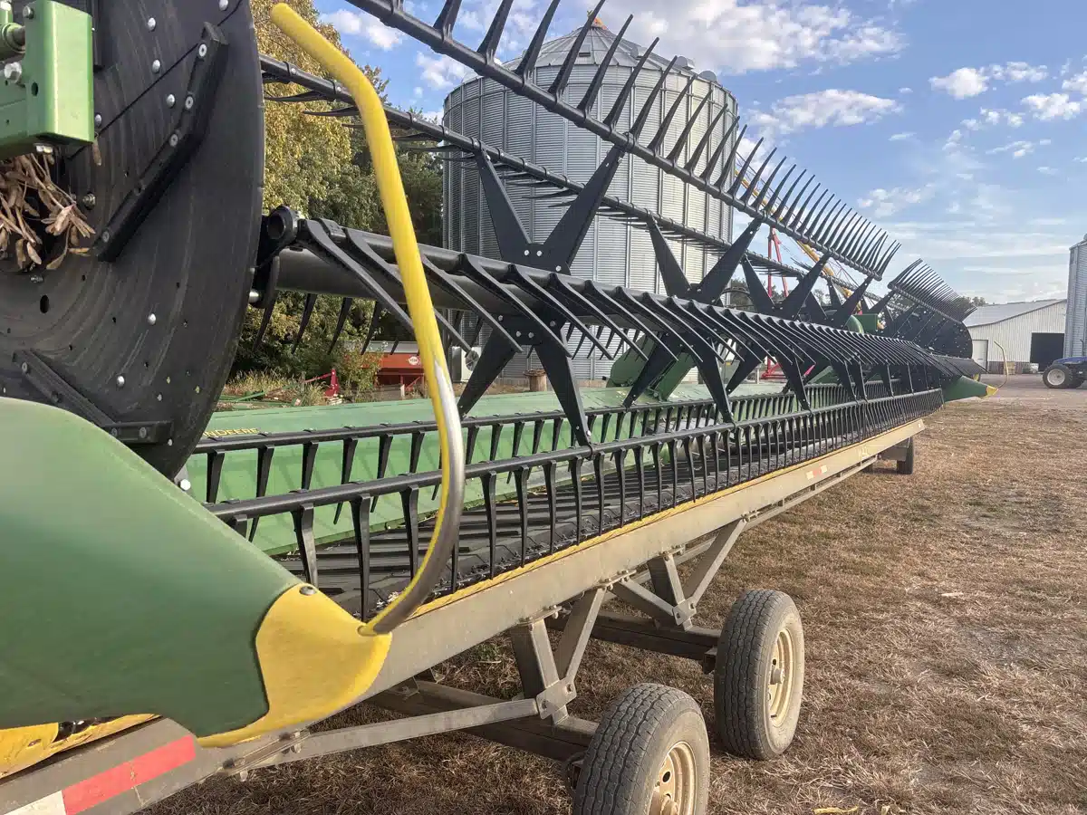 Gallery image 1 for 2020 John Deere 740FD Header - Draper