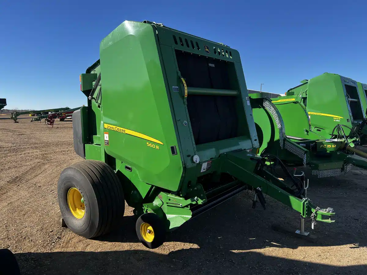 Gallery image 1 for 2019 John Deere 560R Round Baler