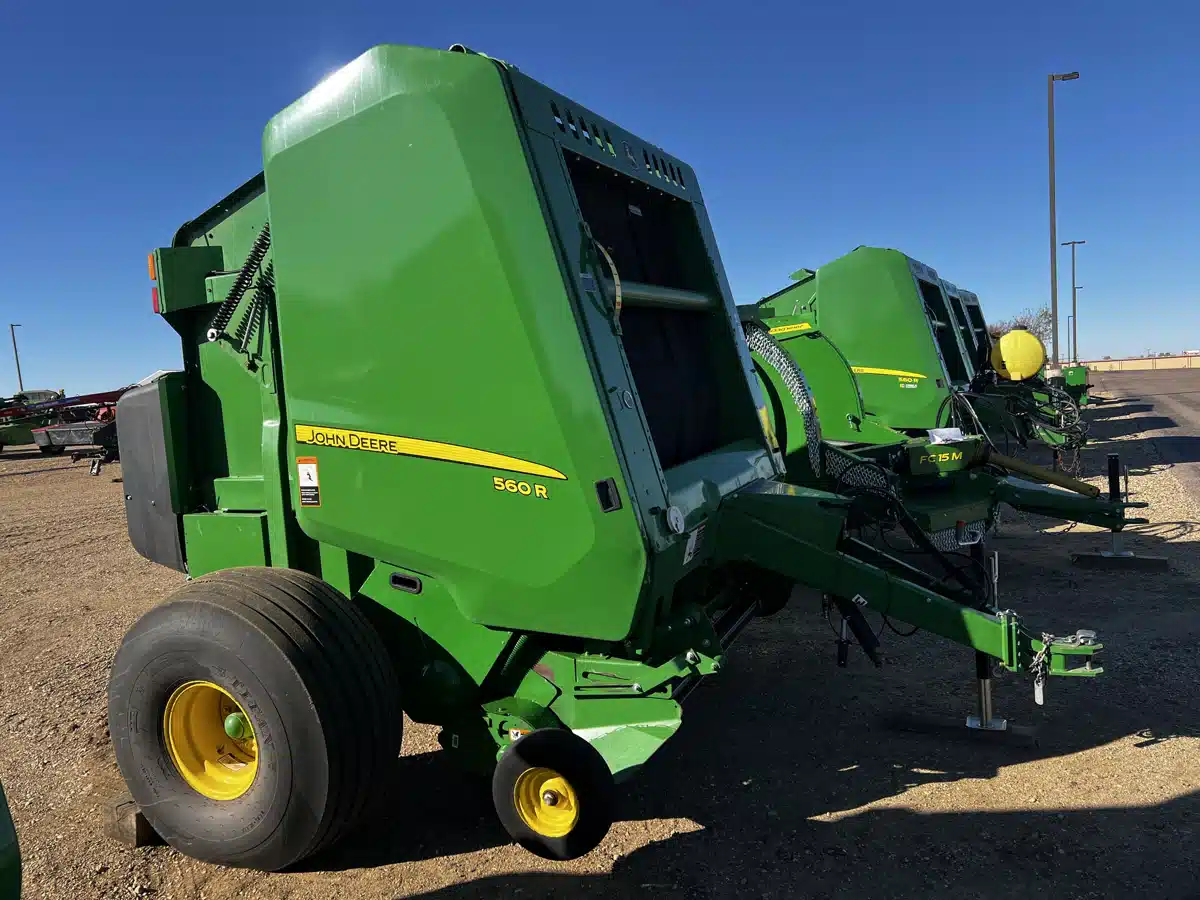Gallery image 2 for 2019 John Deere 560R Round Baler
