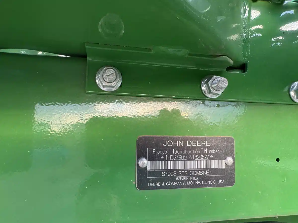 Gallery image 2 for 2022 John Deere S790 Combine