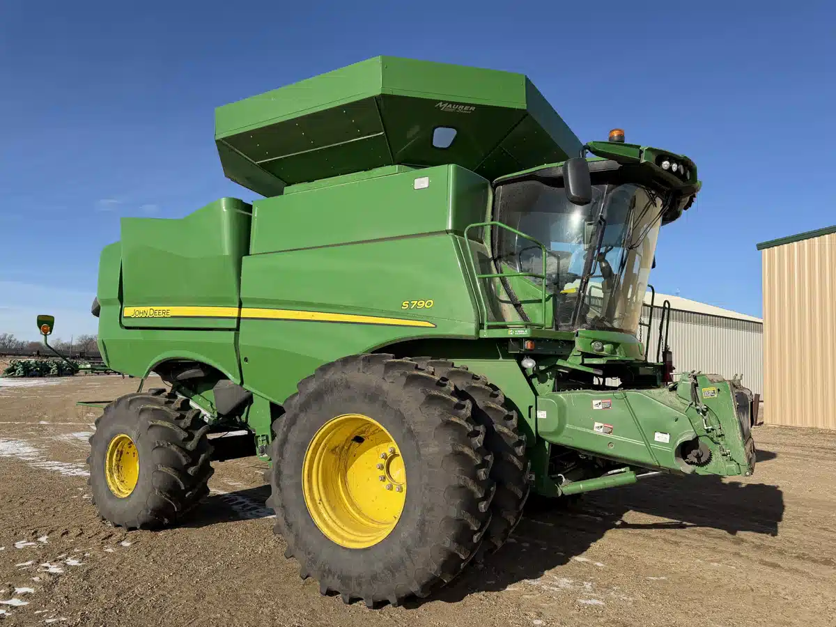 Gallery image 1 for 2018 John Deere S790 Combine