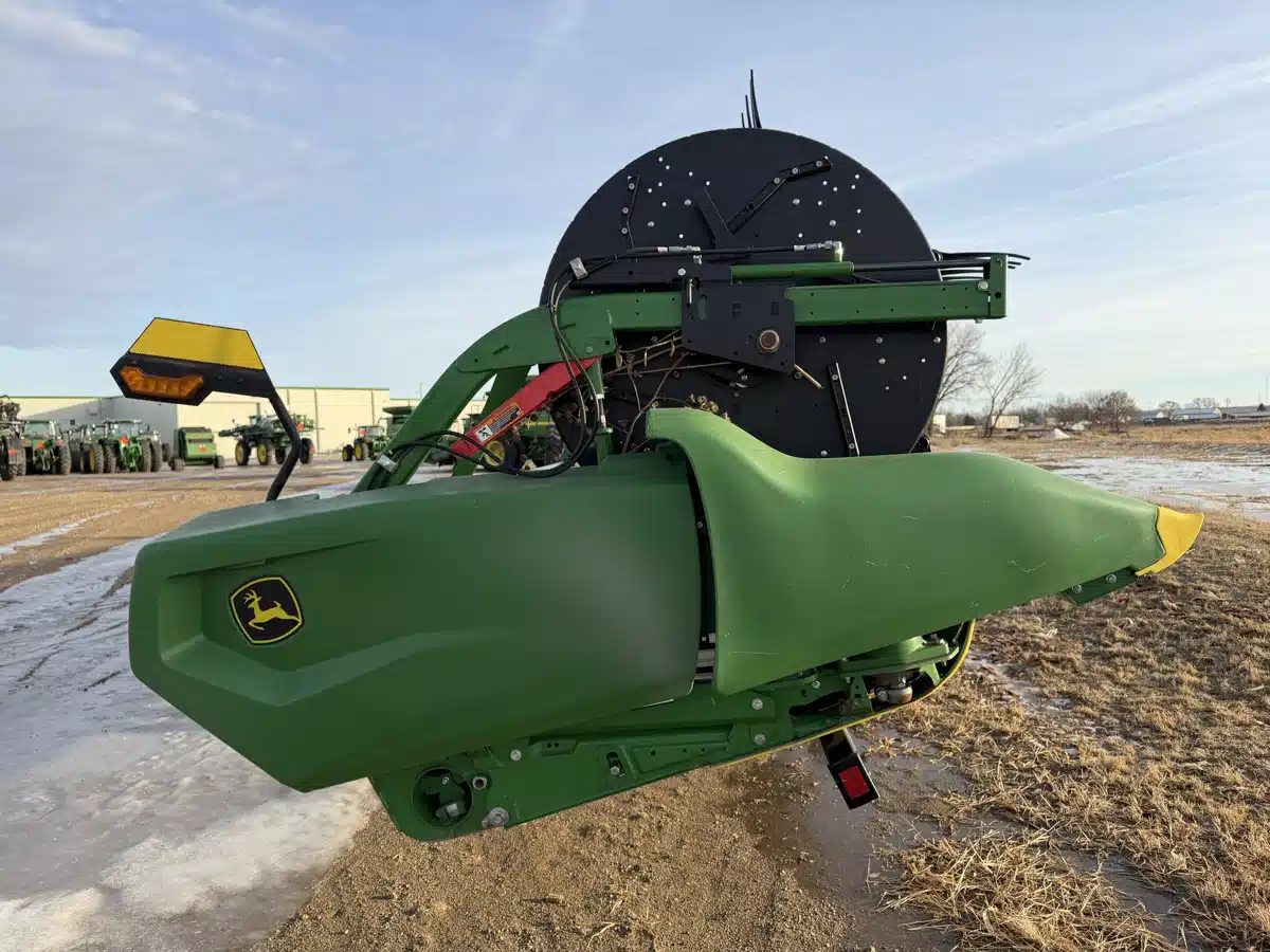 Gallery image 2 for 2022 John Deere RD45F Header - Flex