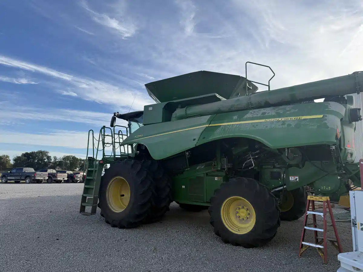 Gallery image 1 for 2021 John Deere S790 Combine