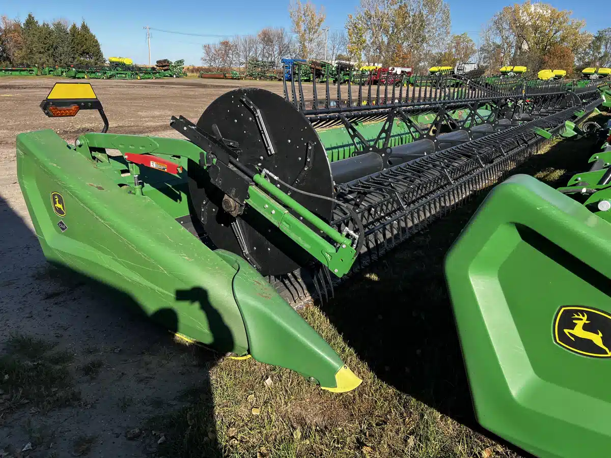 Gallery image 1 for 2022 John Deere HD50F Header - Flex