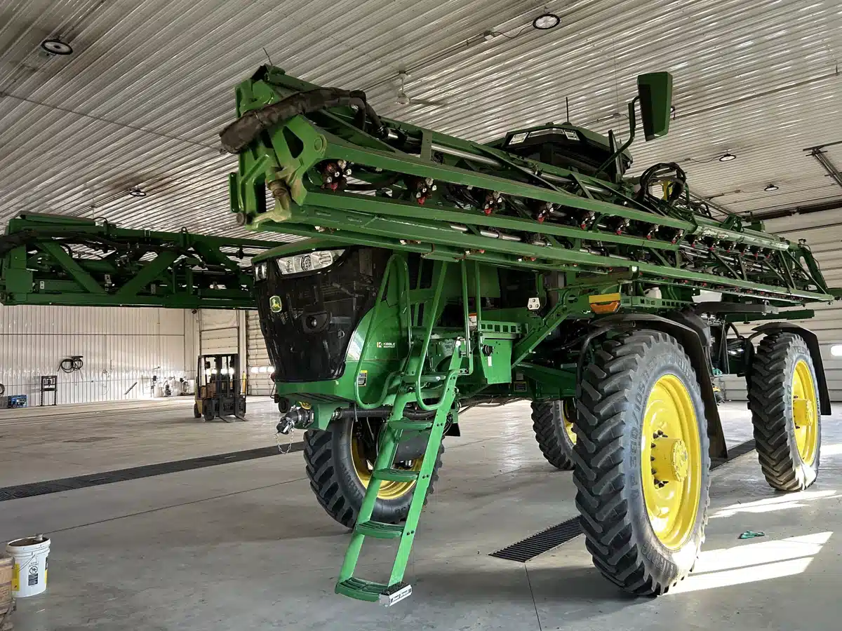 Gallery image 1 for 2023 John Deere 616R Sprayer - Self Propelled