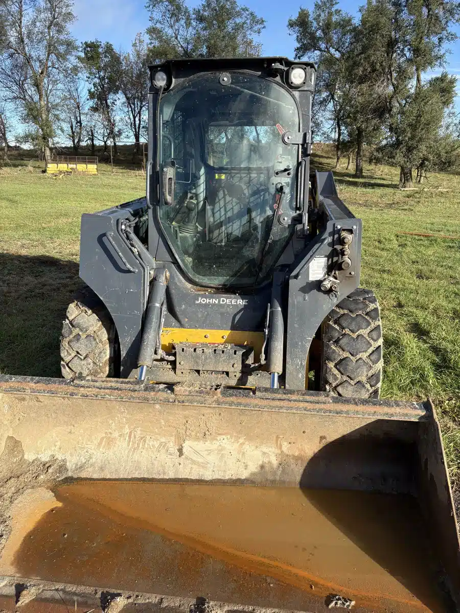 Gallery image 2 for 2024 John Deere 320G Skid Steer