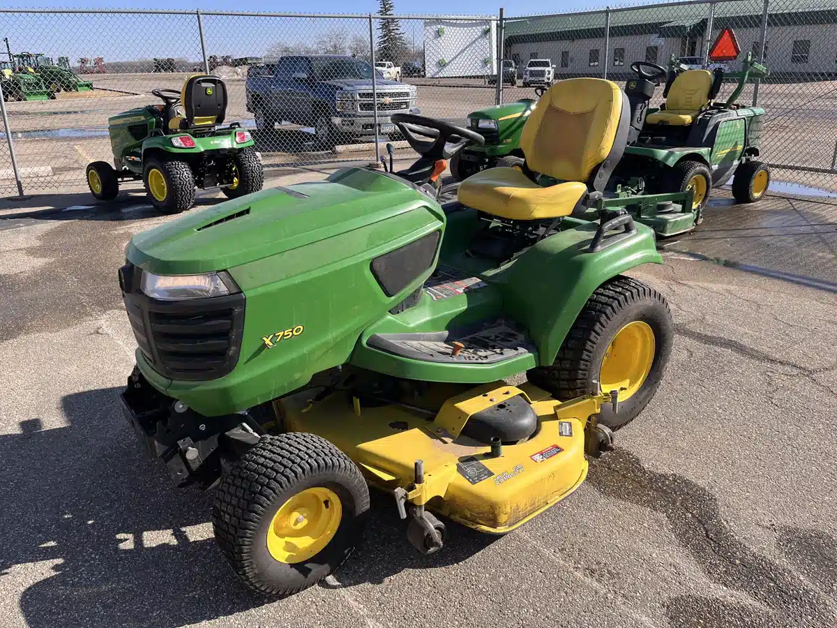 Gallery image 1 for 2017 John Deere X750 Lawn Tractor