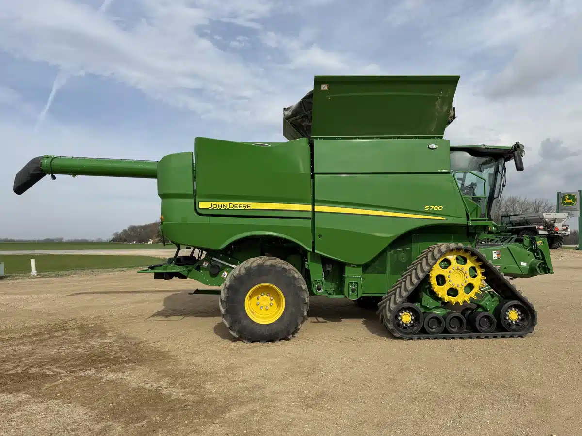 Photo de la Galerie 2 pour 2024 John Deere S780 Batteuse