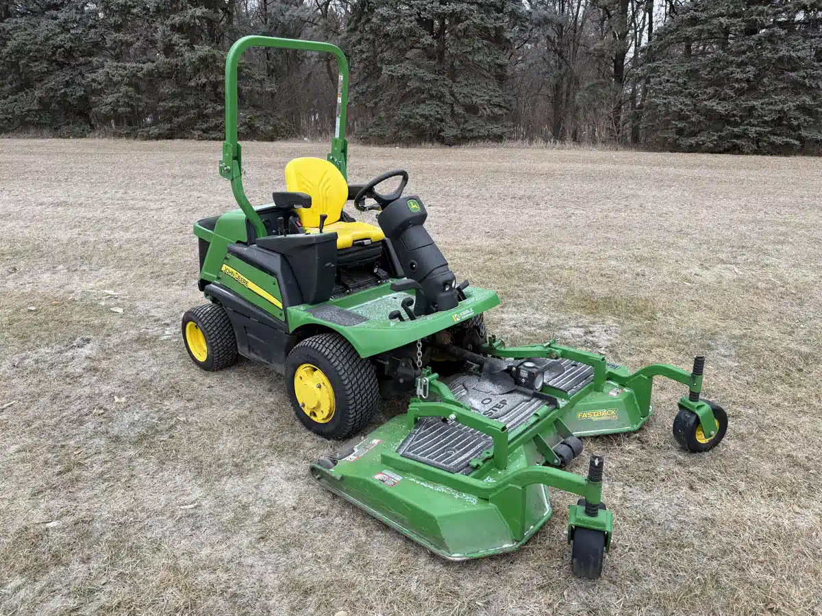 Gallery image 1 for 2022 John Deere 1570 Mower - Front Deck