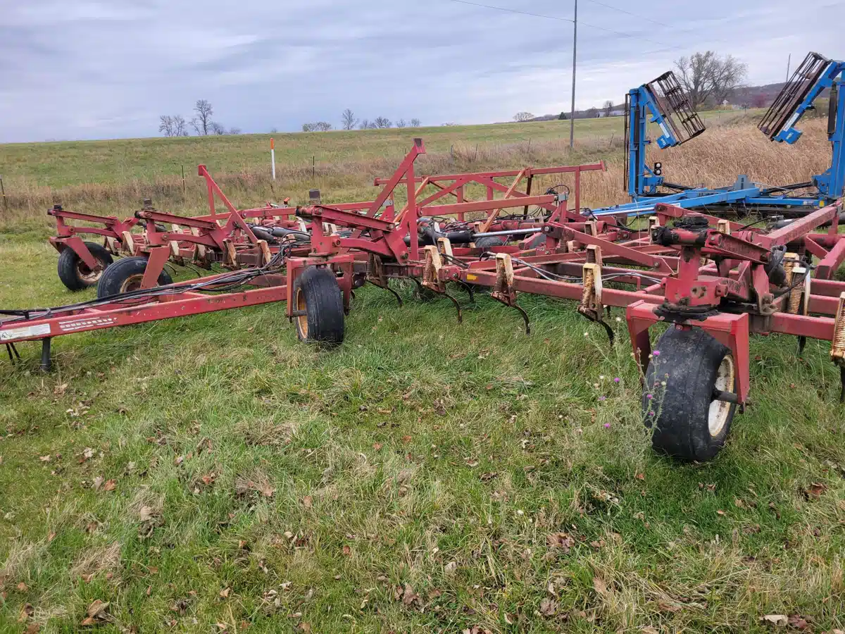 Gallery image 1 for Wil-Rich QUAD 5 Cultivator