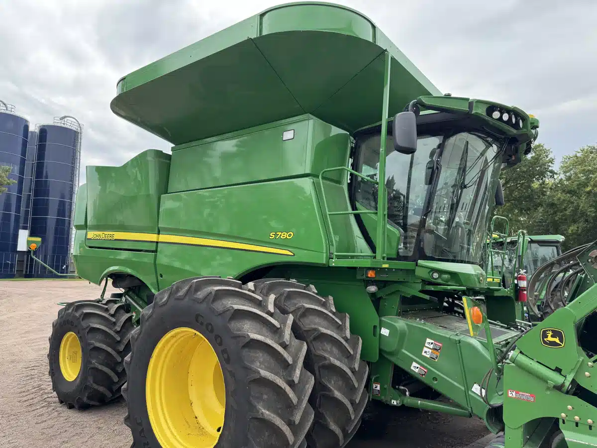 Gallery image 1 for 2021 John Deere S780 Combine