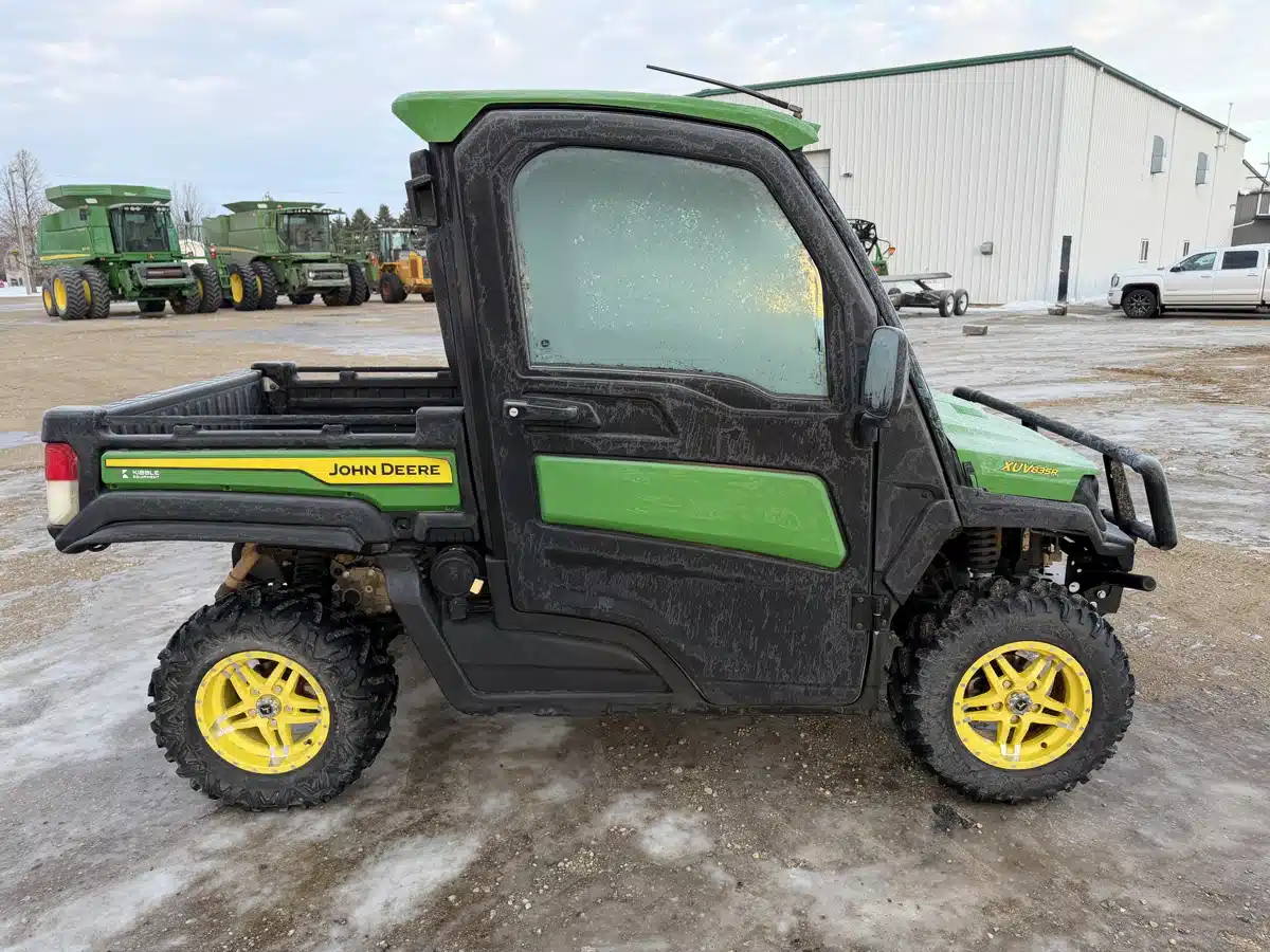 Gallery image 2 for 2022 John Deere XUV 835R Utility Vehicle