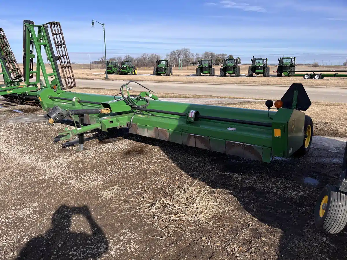 Gallery image 1 for 2021 John Deere 520 Flail Shredder
