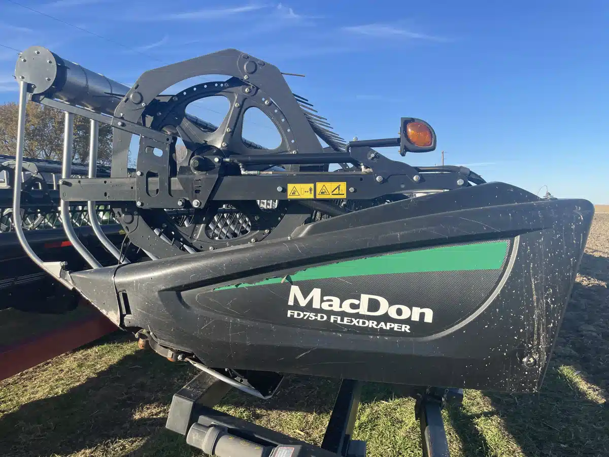 Gallery image 2 for 2017 MacDon FD75 Header - Flex Draper