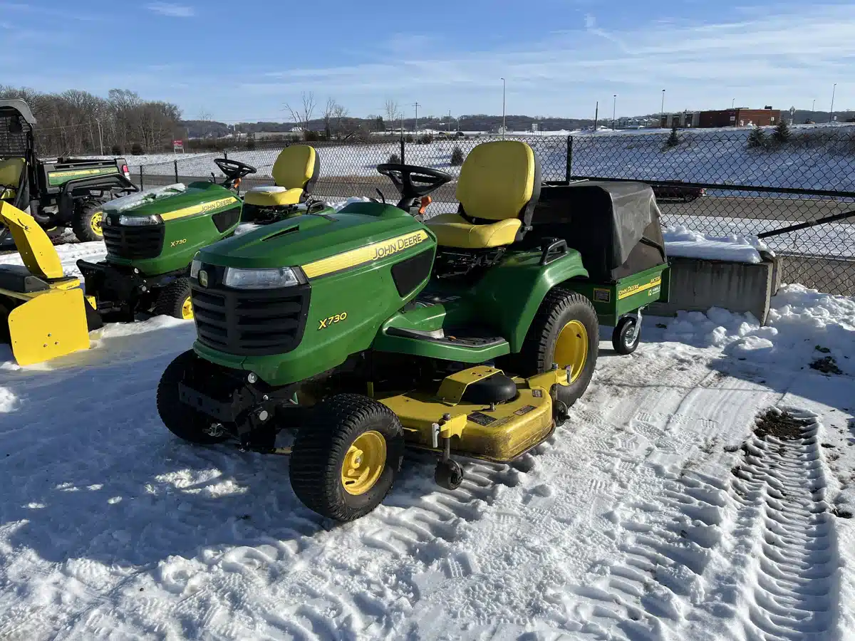 Gallery image 1 for 2017 John Deere X730 Lawn Tractor