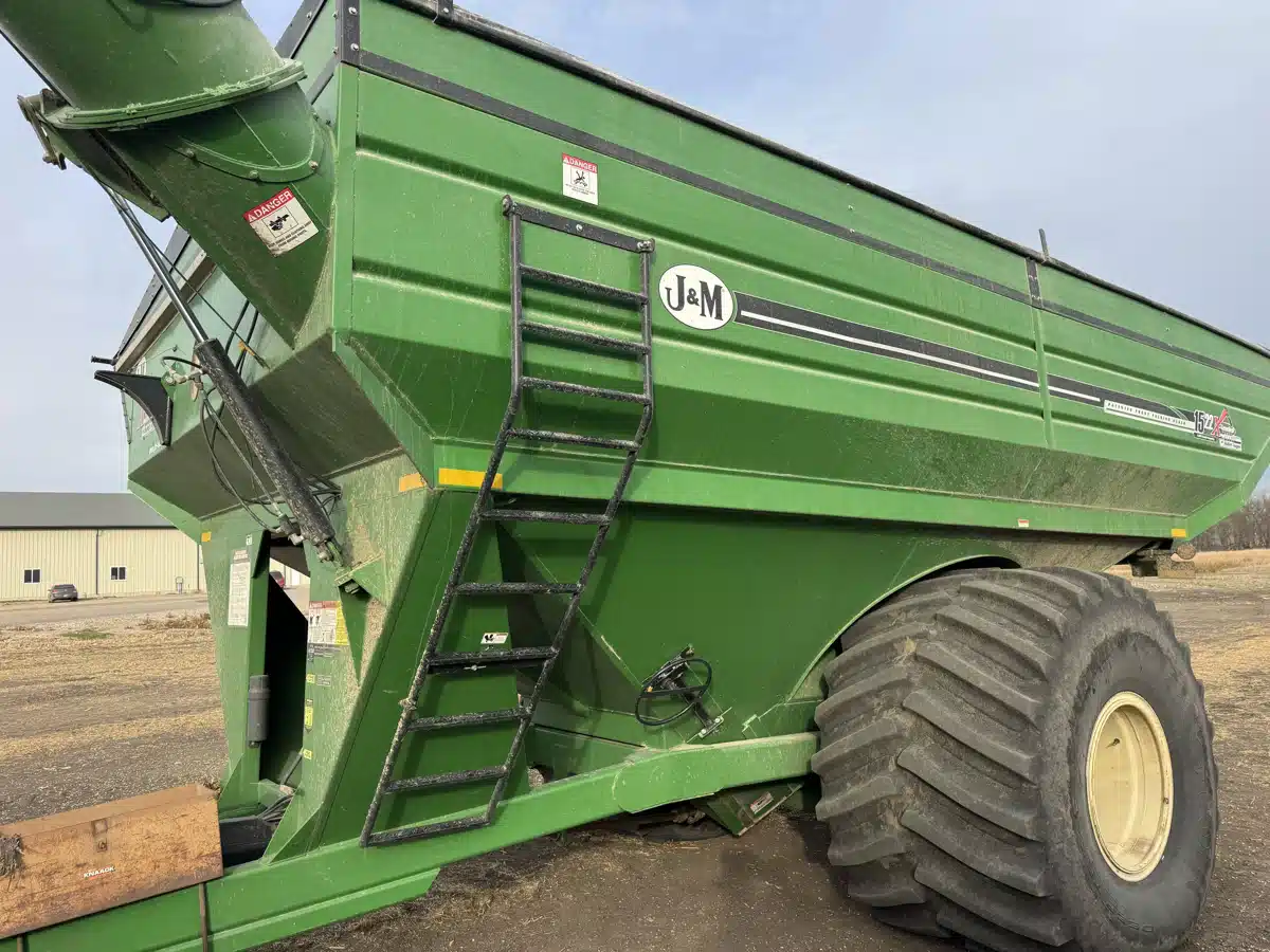 Gallery image 1 for 2015 J&M 1522 Grain Cart