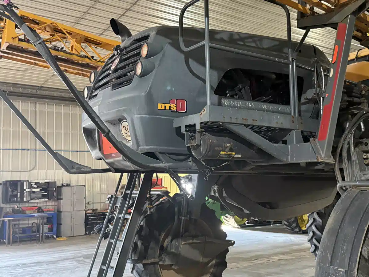 Gallery image 2 for 2019 Hagie DTS10 Sprayer - Self Propelled