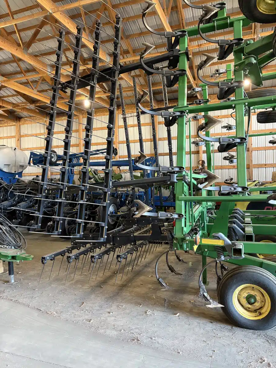 Gallery image 2 for 2012 John Deere 2210 Cultivator