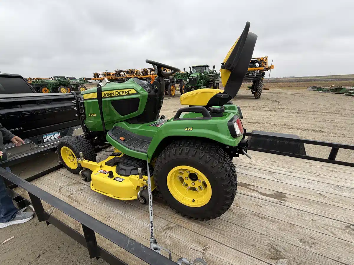 Gallery image 2 for 2021 John Deere X758 Lawn Tractor
