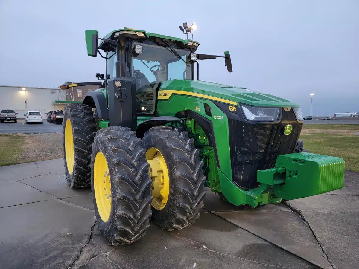 Gallery image 1 for 2025 John Deere 8R 370 Tractor