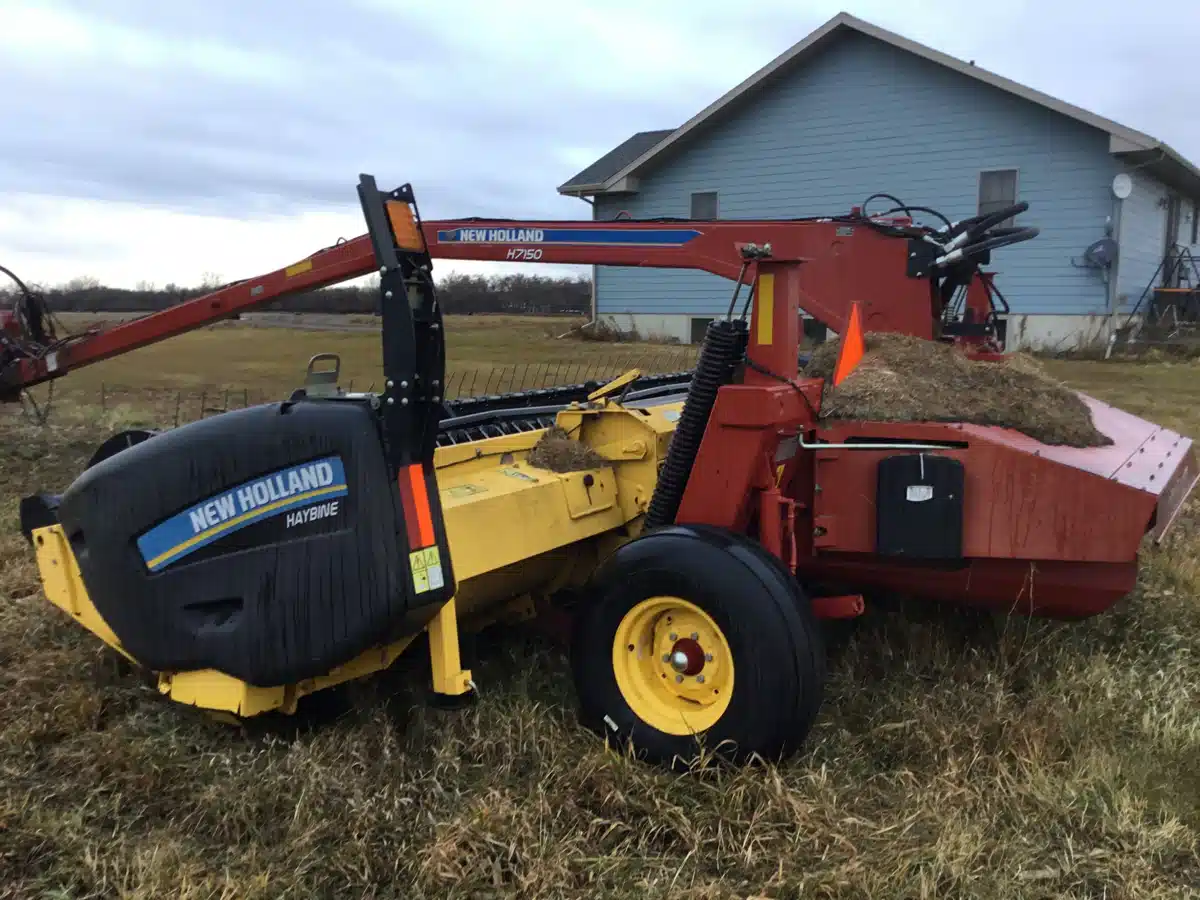 Gallery image 2 for 2017 New Holland H7150 Mower Conditioner
