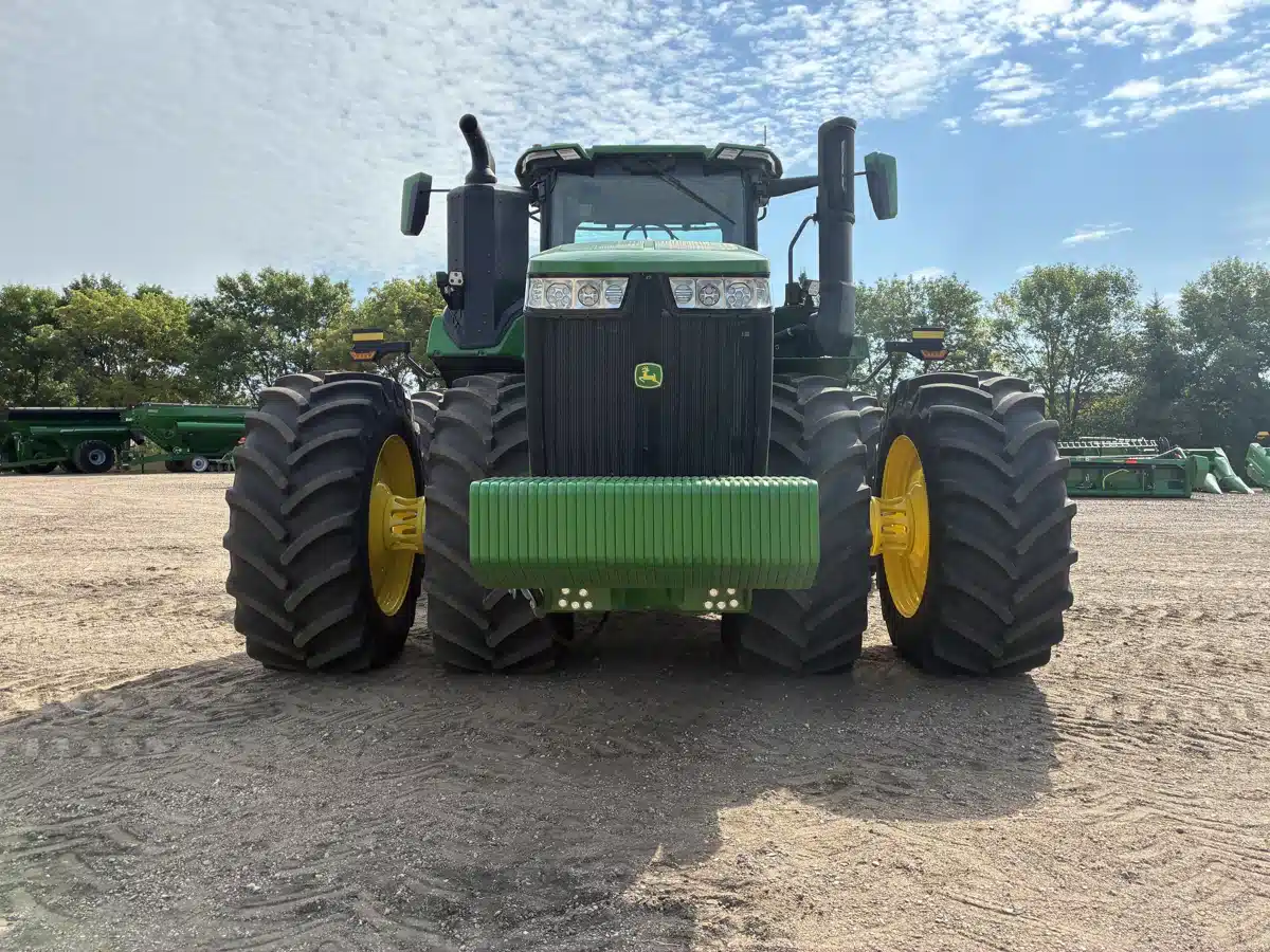 Gallery image 2 for 2025 John Deere 9R 640 Tractor