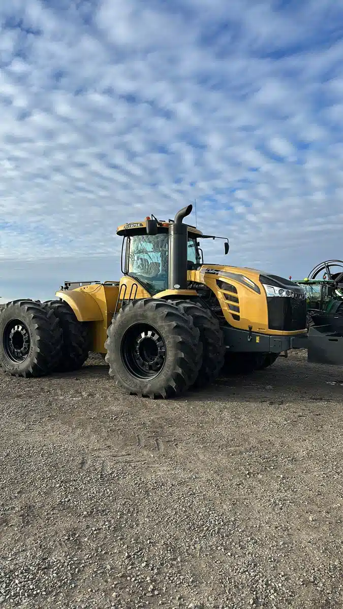 Gallery image 1 for 2018 Challenger MT975E Tractor