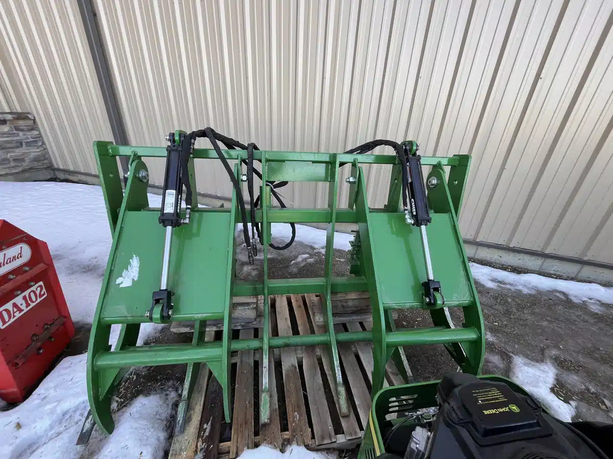 Gallery image 2 for 2021 John Deere AV20D Tractor Loader